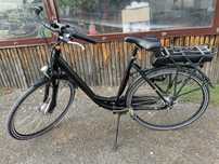 Bicicleta asistata electric marca Batavus, roti pe 28 inch