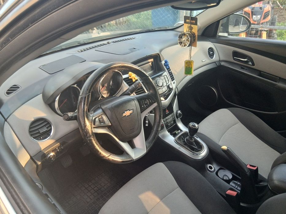 Vând Chevrolet Cruze LT