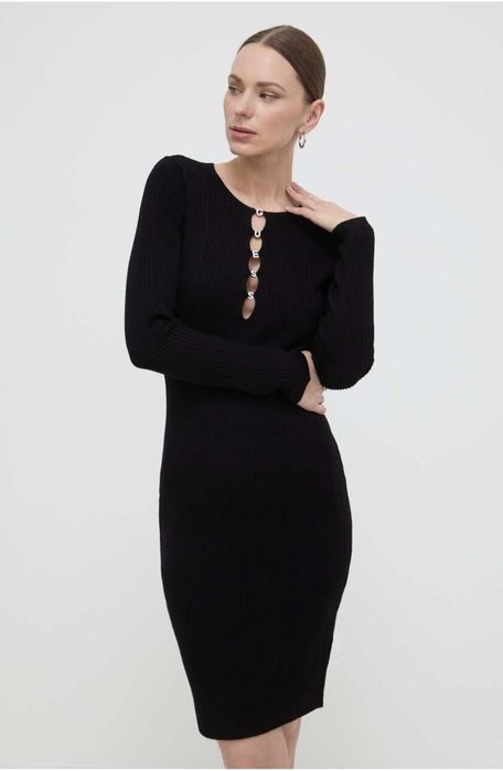 Много секси рокля Guess