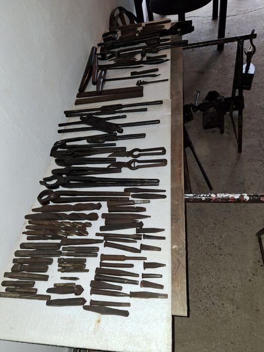 Vând set unelte fierar/covaci