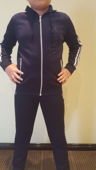 Продам спортивный костюм Adidas(оригинал)