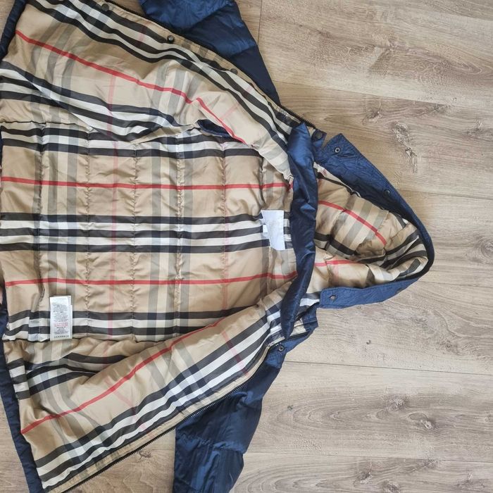 Vand geaca pentru copii de iarna  de la  Burberry