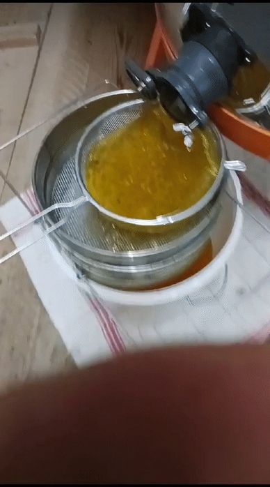 Ofer spre vânzare Miere 100% Naturală SIBIU