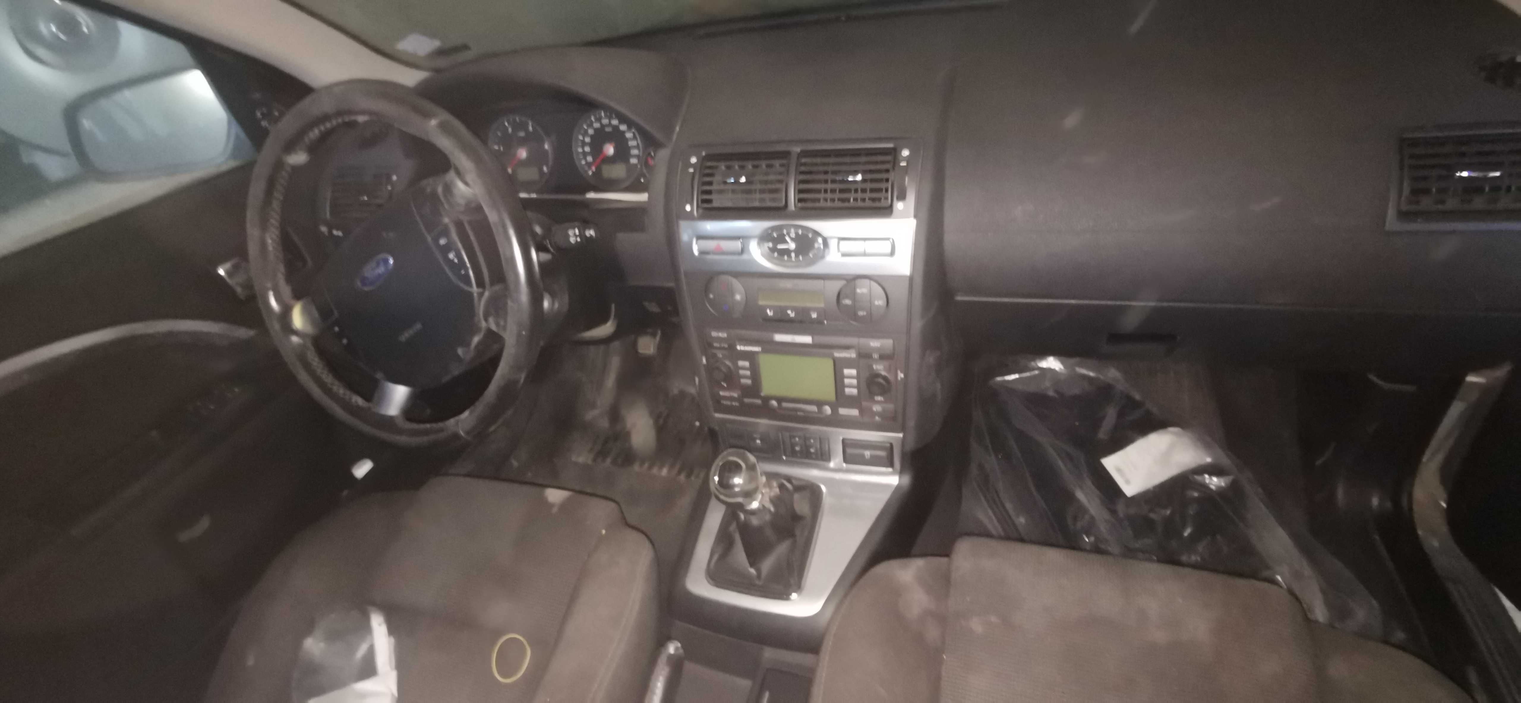 Ford Mondeo 2007 2.0 дизел преднл стъкло ,теглич, врати.