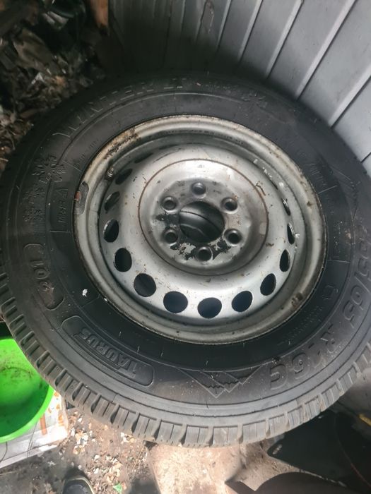 Anvelope cu genti de tabla originale de srinter