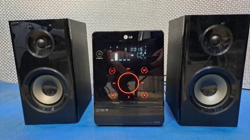 Аудио система LG с USB ,върхов модел.висок клас-240лв