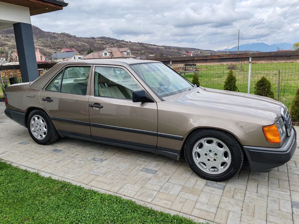 Mercedes w124  an 1987