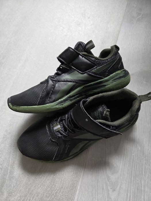 Pret mic! Adidași Reebok băieți, mărimea 34 (22 cm), de plimbare