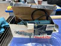 Masina de frezat Makita 3706
