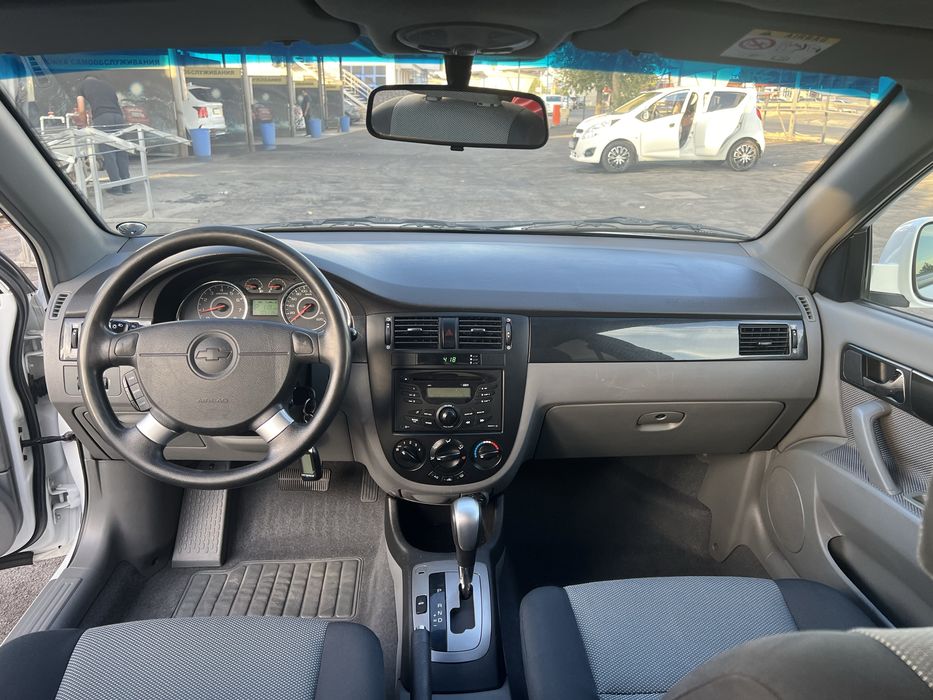 Продается Lacetti Gentra 3 позиция в отличном состоянии