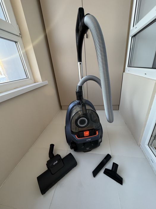 Продам Пылесос Artel, в отличном качестве.