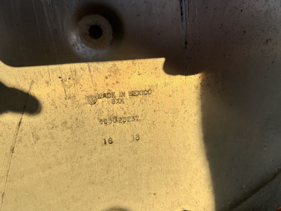 Scut motor aluminiu Vw Beetle 5C Cabrio