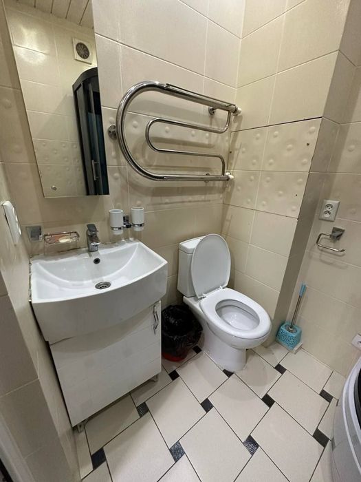 Квартира на Ц13 2/3/4 общ пл 50м ,76 серия ,разделка