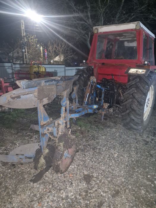 Vând plug reversibil