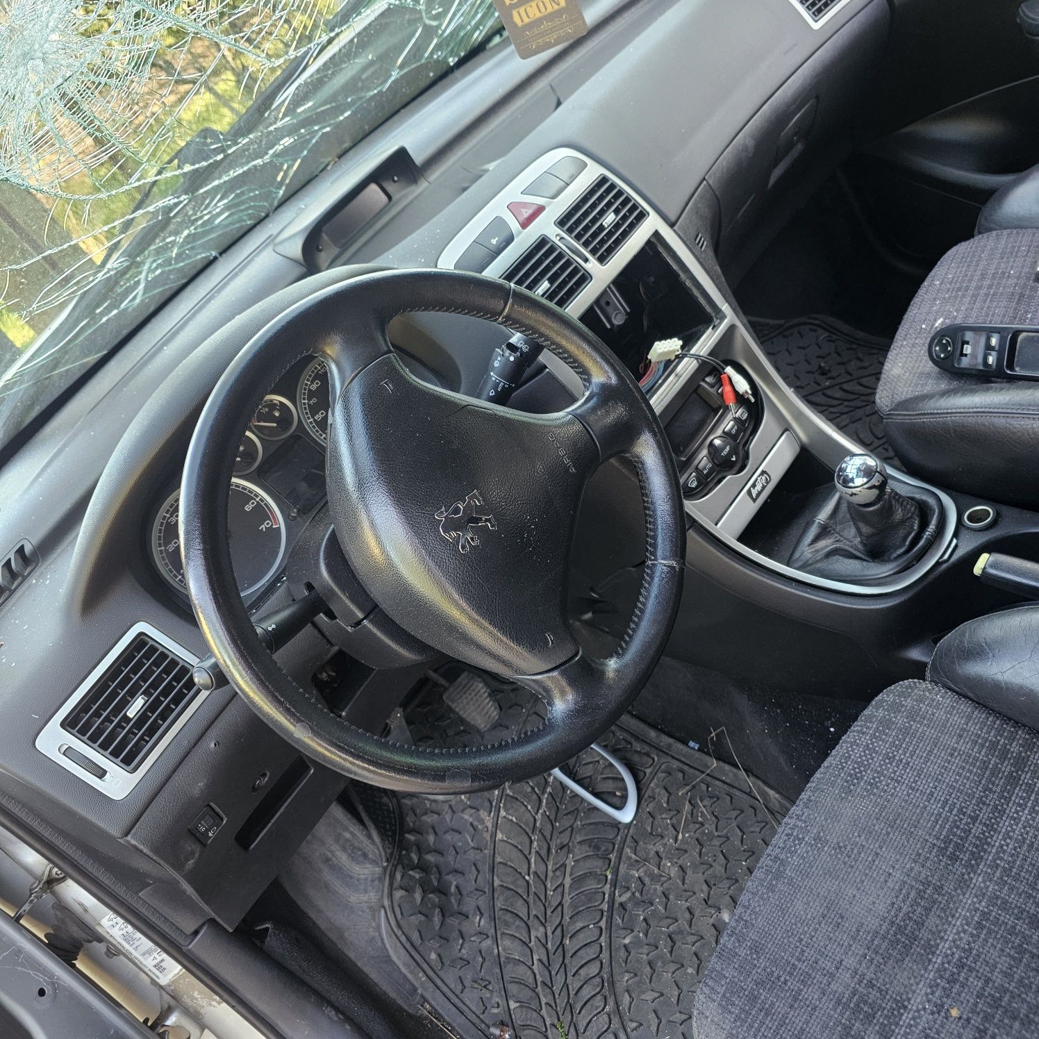 Peugeot 307 2.0 бензин на части само!