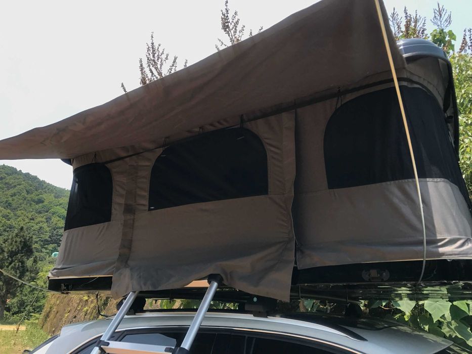 Vând Cort auto cu prindere pe plafon, XGO-17B, pentru 2 persoane