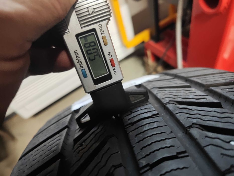 2бр. зимни гуми 245/45/18 Continental