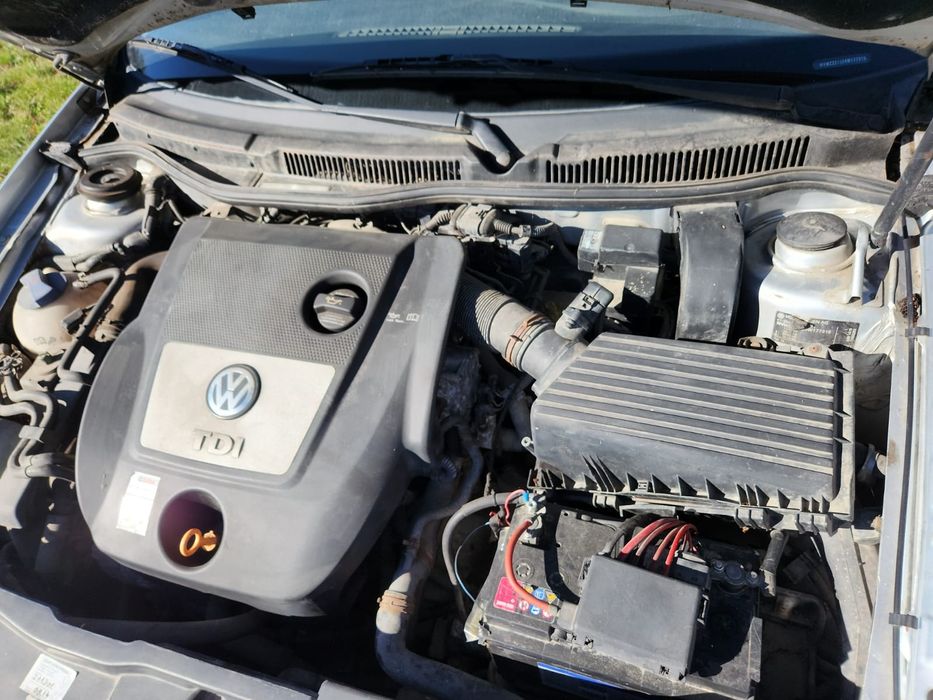Vând Volkswagen golf