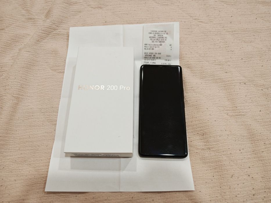 Продавам Honor 200 Pro в гаранция