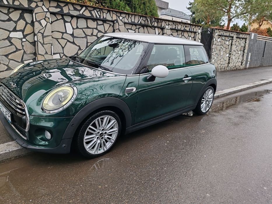 Mini Cooper British racing green