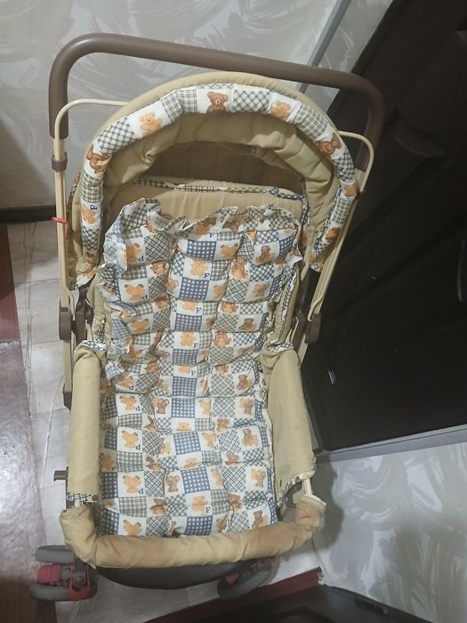 Коляска для малышей