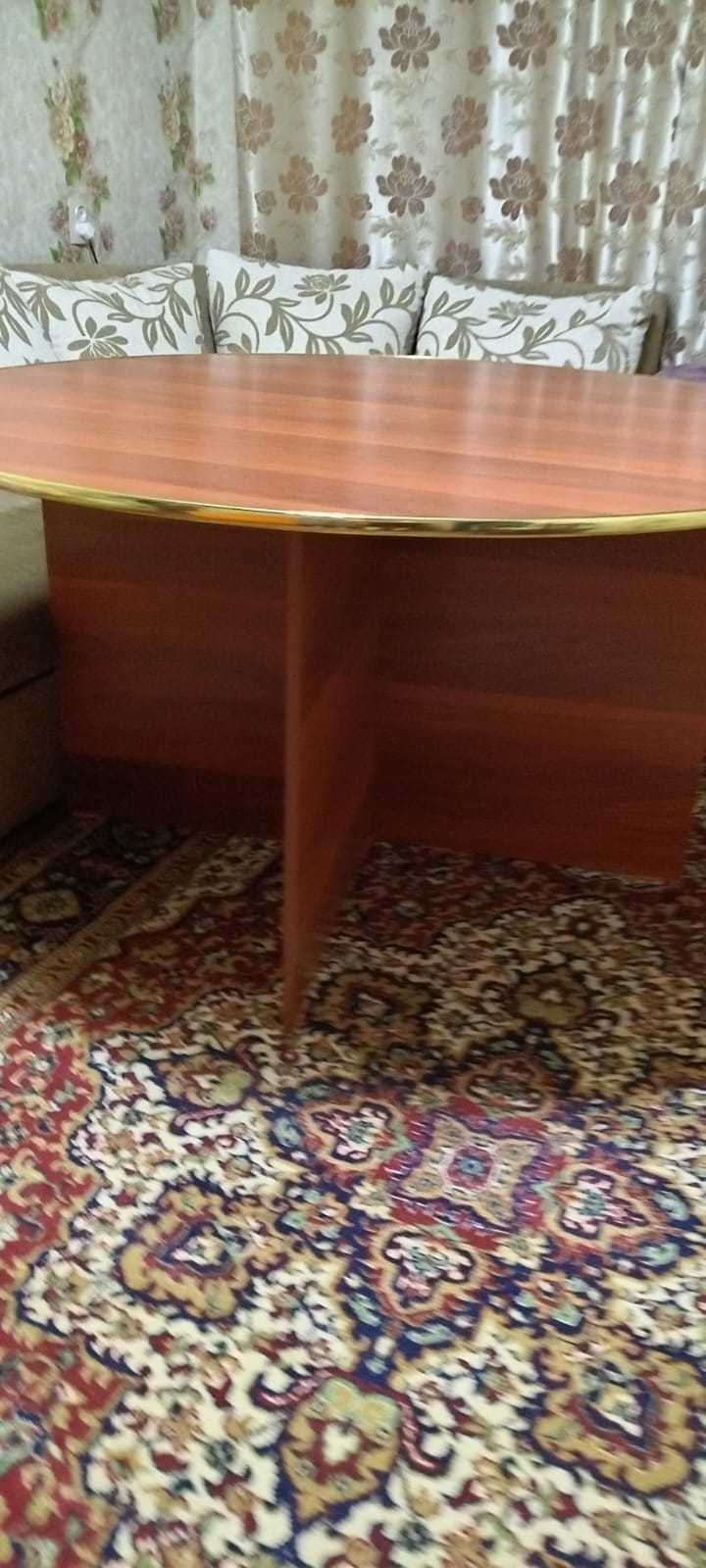 Стол круглы высоки б/у