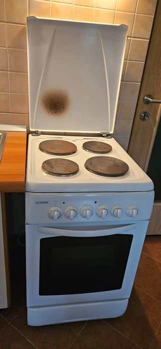 Vand aragaz electric cu 3 plite si cuptor
