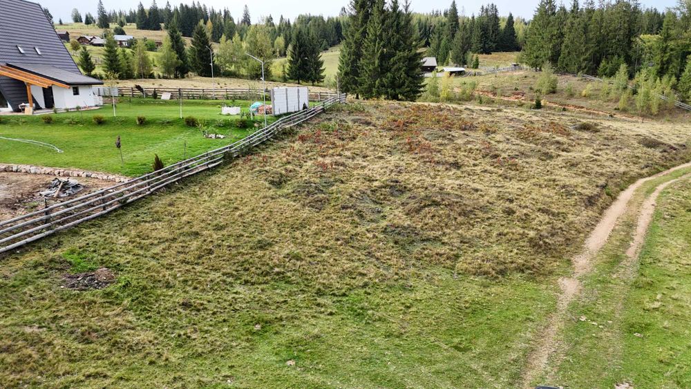 Teren intravilan de vanzare in Bucovina Fundu Moldovei zona Delut