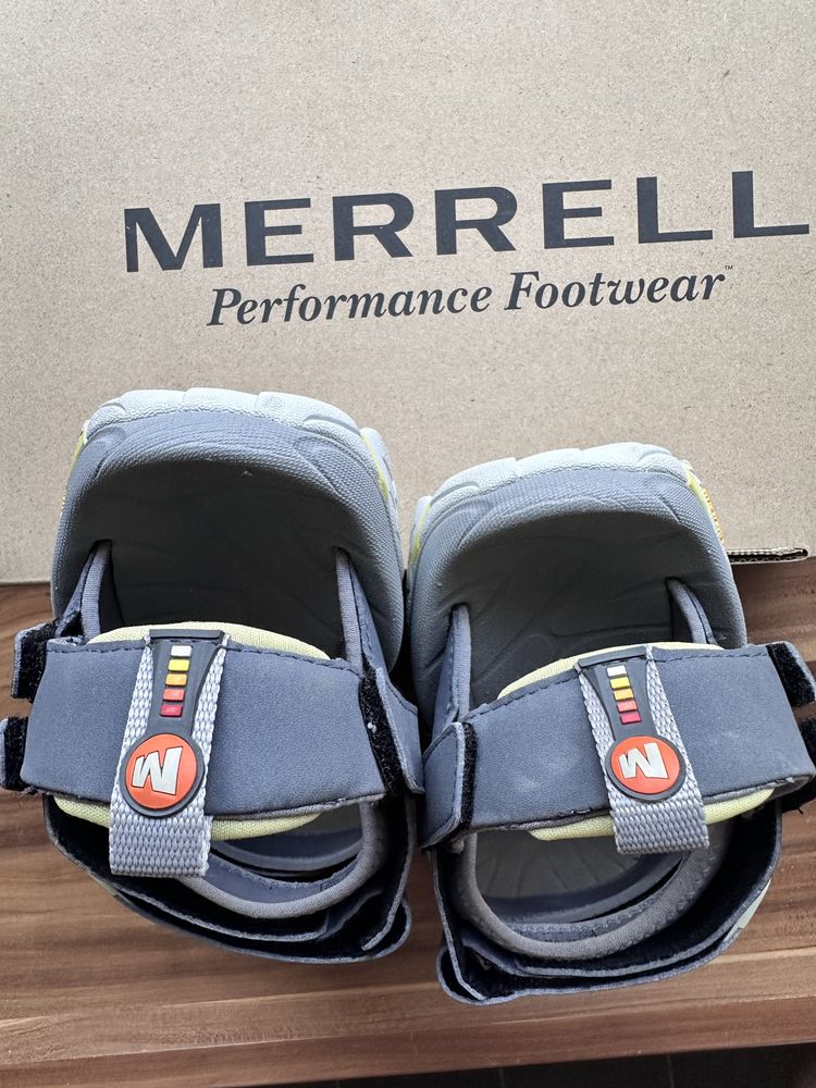 Нови сандали Merrell Vibram в кутия