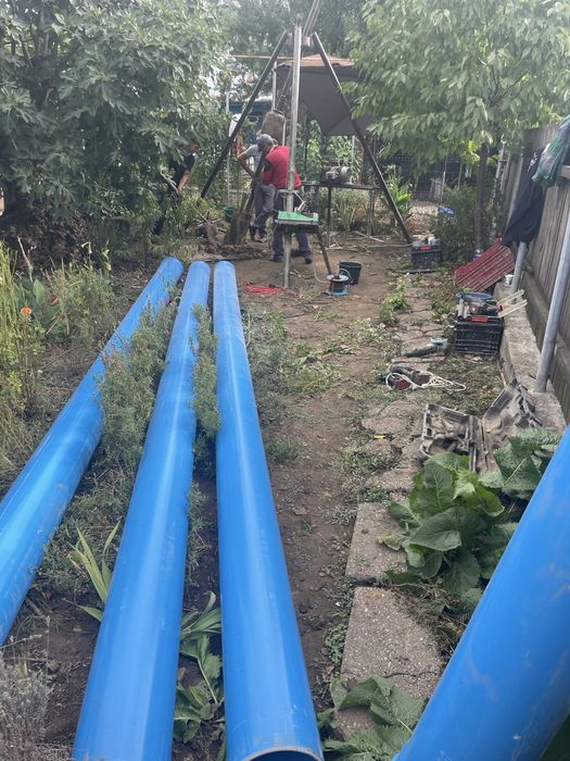 Foraje puturi apa Mizil , sapam fantani / pompe teava pvc albastra