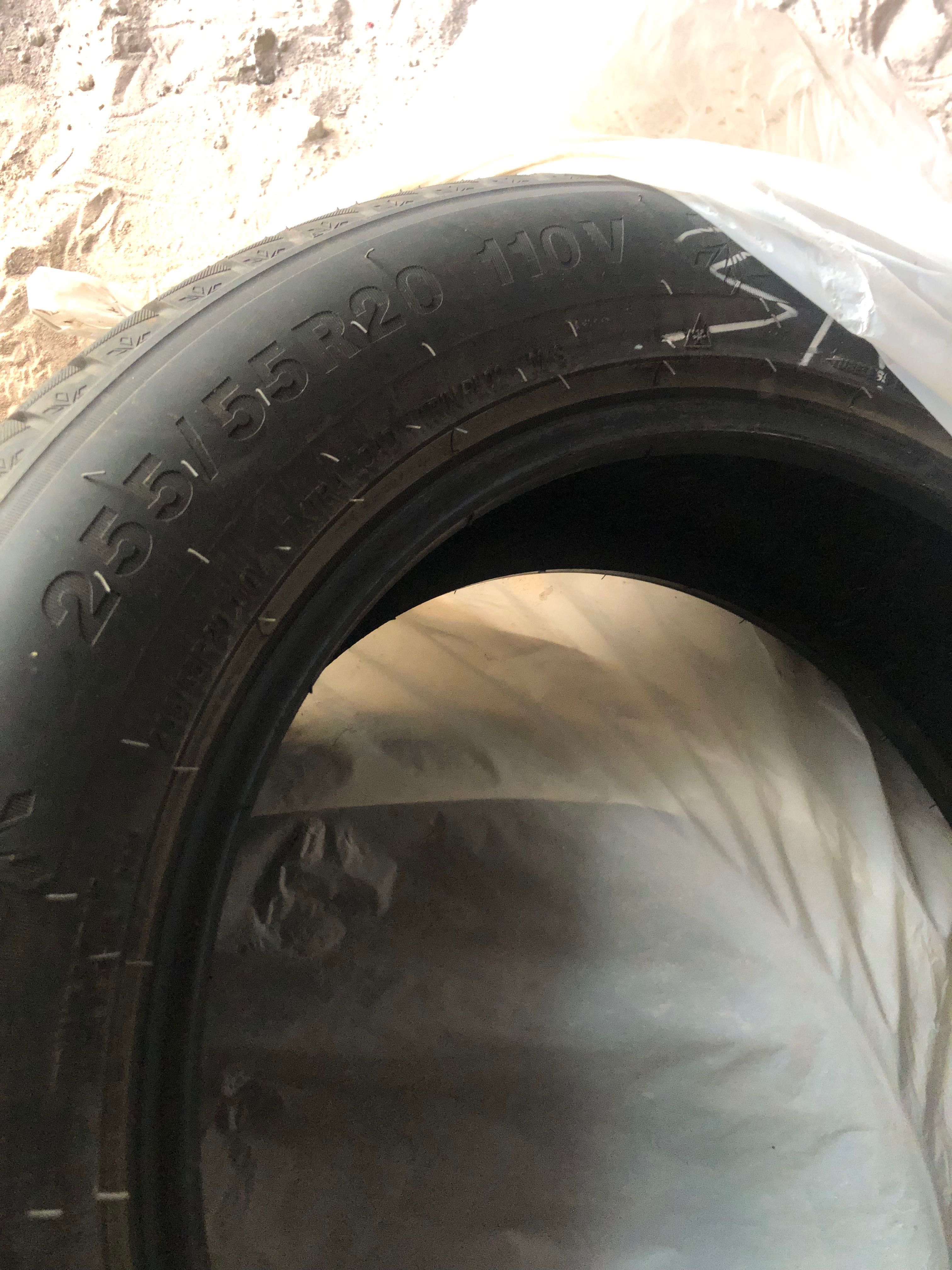 Шины зимние 255/55R20  110v почти новые