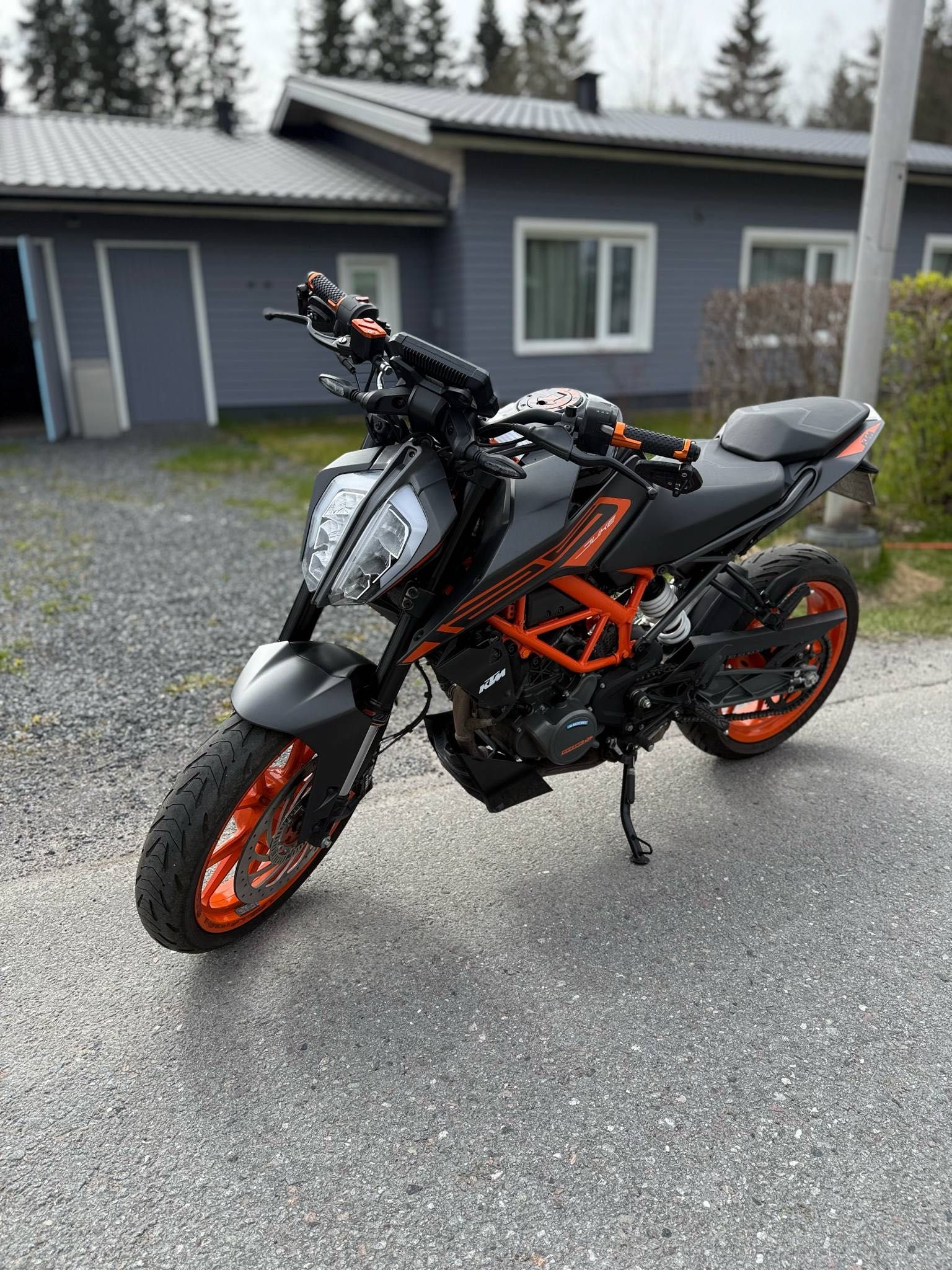 Ktm duke 125  2021