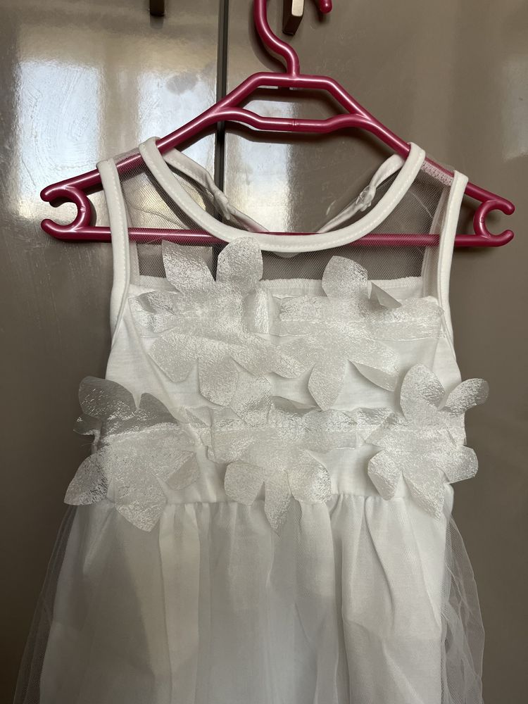 Бебешки официални бели рокли