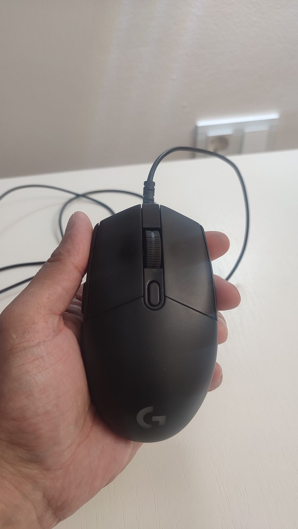Продам игровую мышку Logitech
