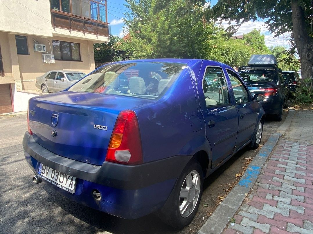 Vând Dacia Logan