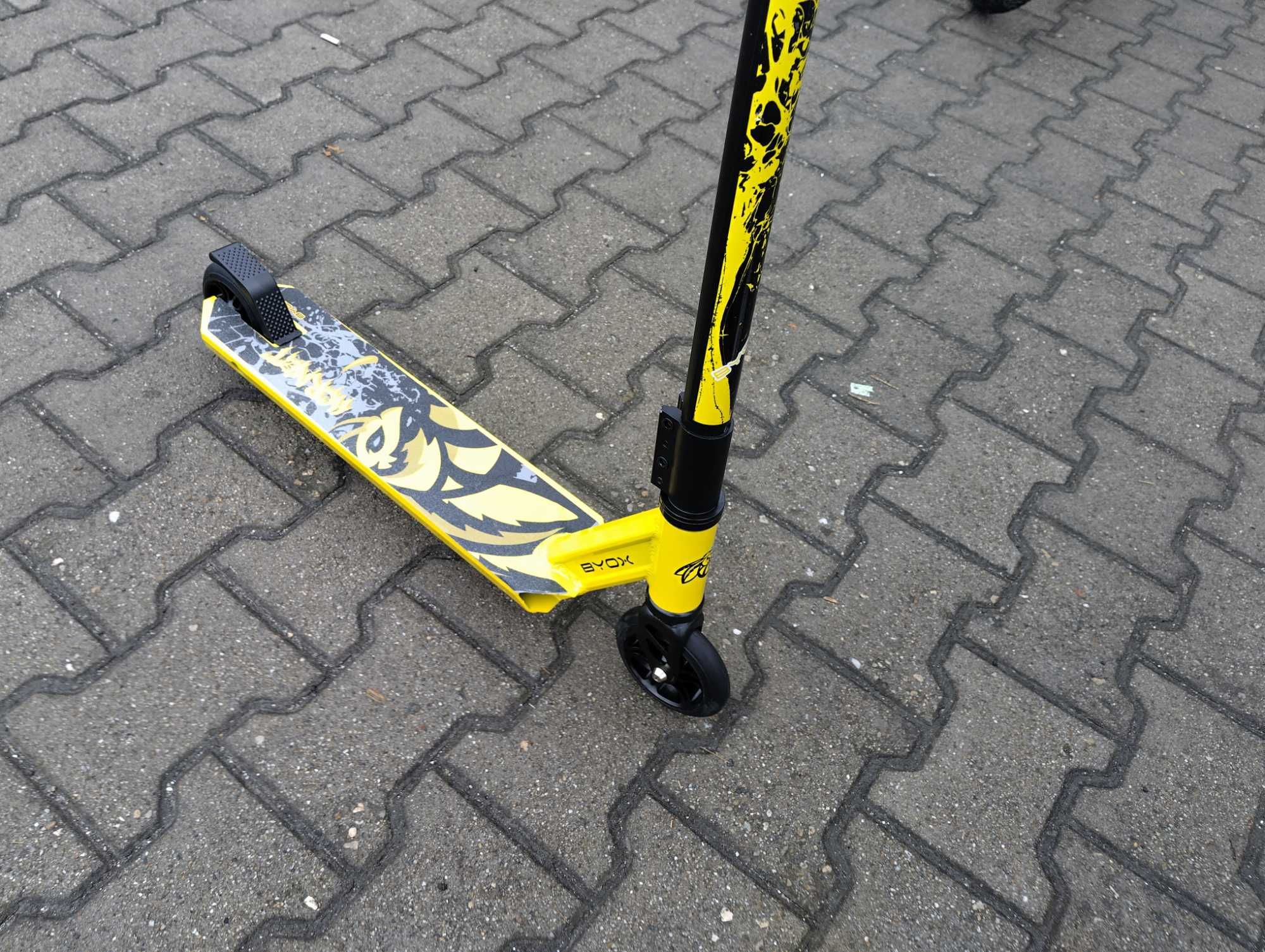 BYOX Детска тротинетка stunt HORNET