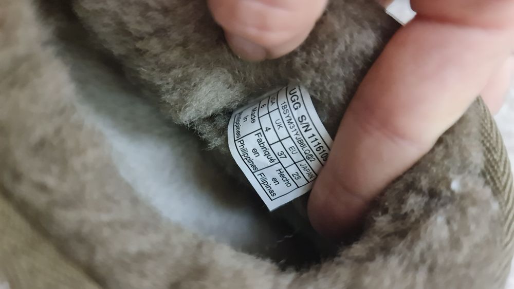 Ugg classic ultra mini 37