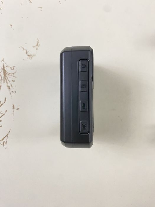 Нагрудной видеорегистратор, носимый