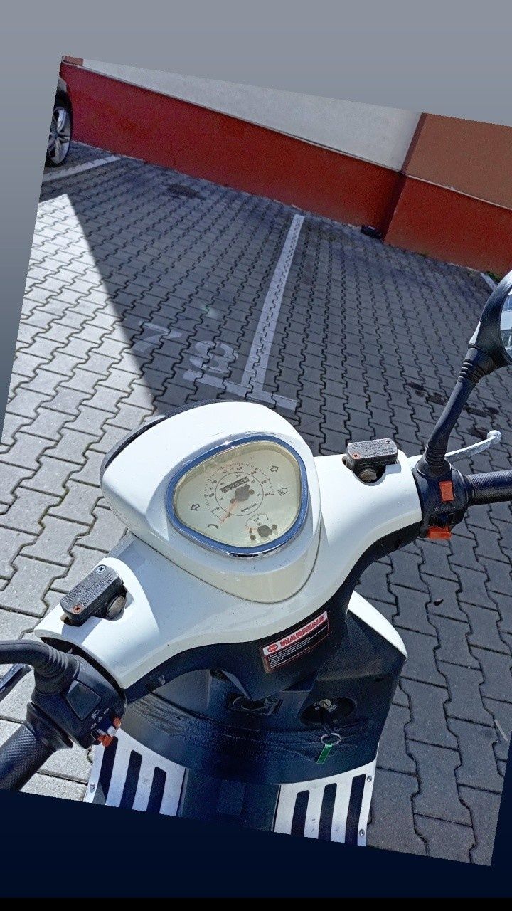 Vand Scuter Benero