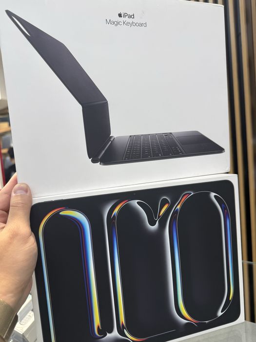 Ipada 13 pro inch M4 wife + Cellular 256