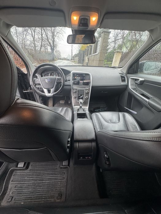 Volvo XC60 Summum  2.0 motor in 5 cilindri !!