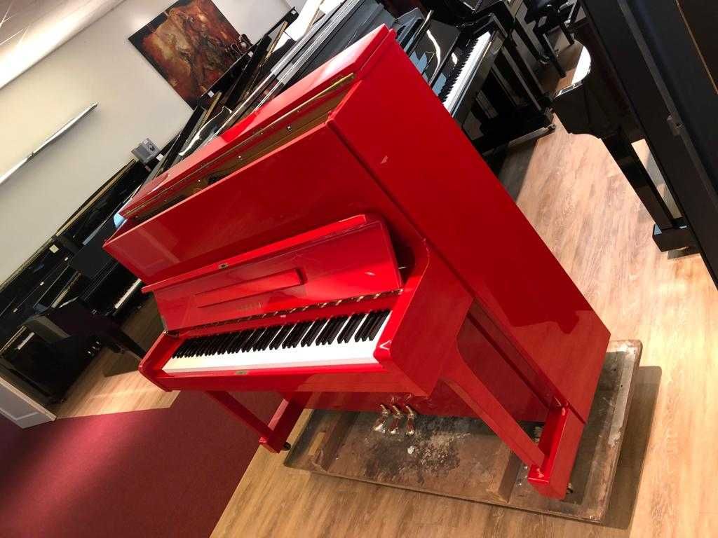 Pianina Yamaha U1  Rosu, model deosebit