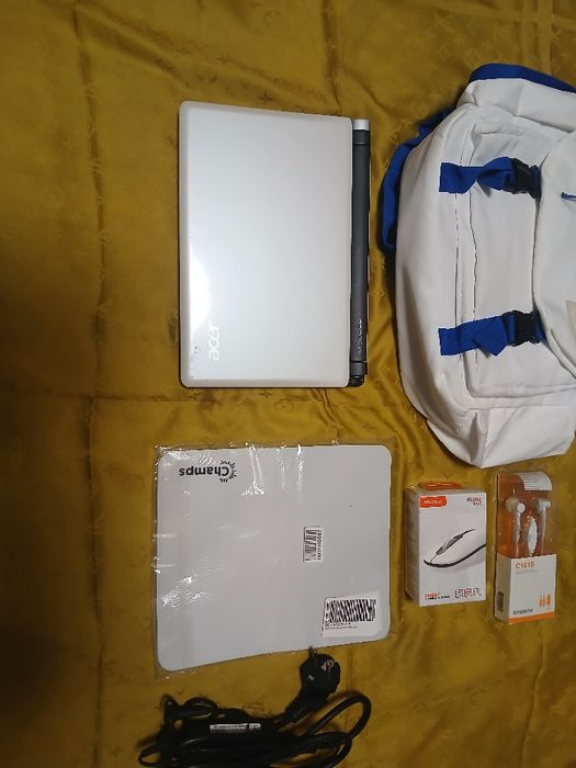 Assalom alekum Netbok sotiladi Acer 2gb Ozu 130Gb Hotira