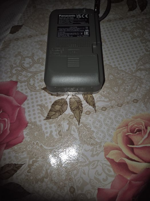 Vînd aparat de radio portabil