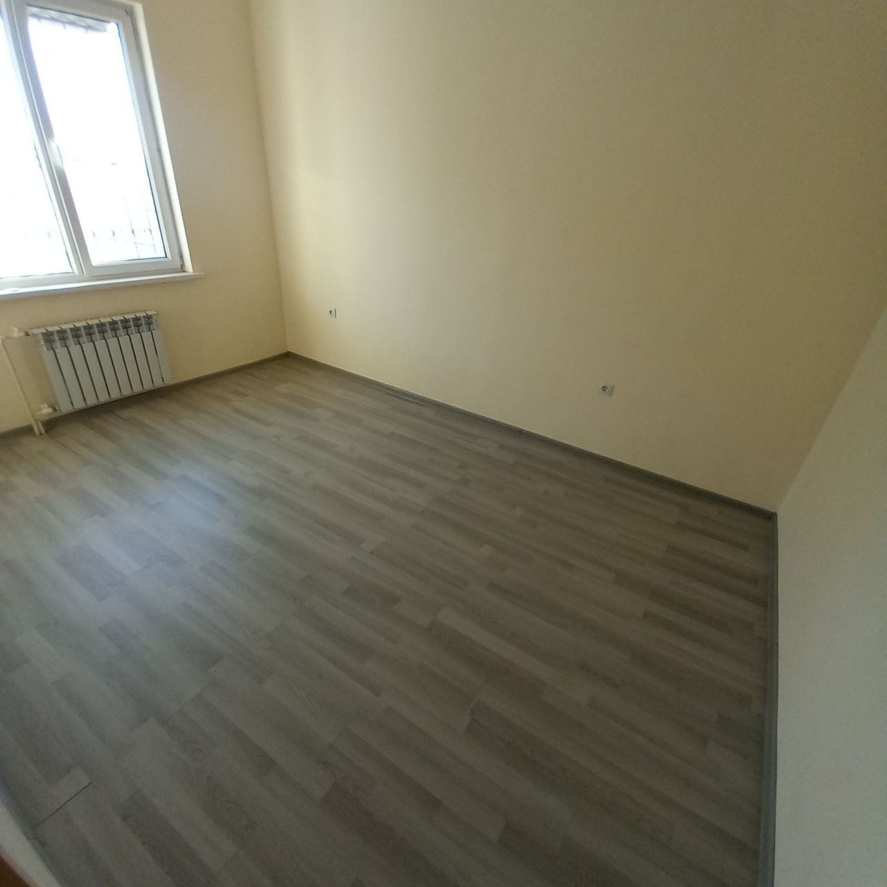 Motrid 3 xona ijara beriladi