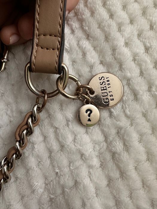 Дамска раница Guess