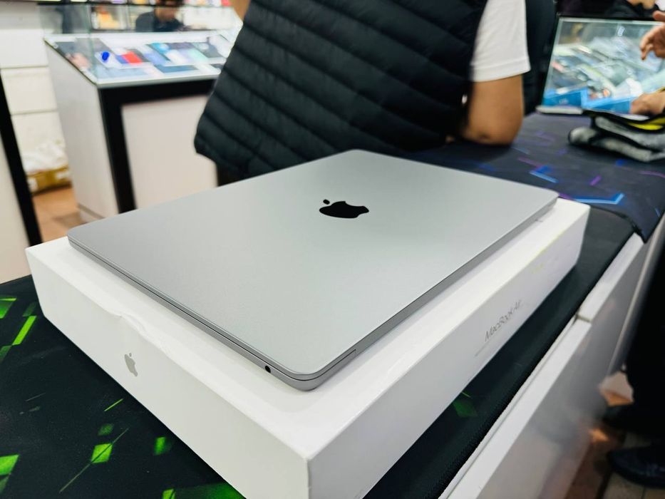 Macbook  AIR noutbuk