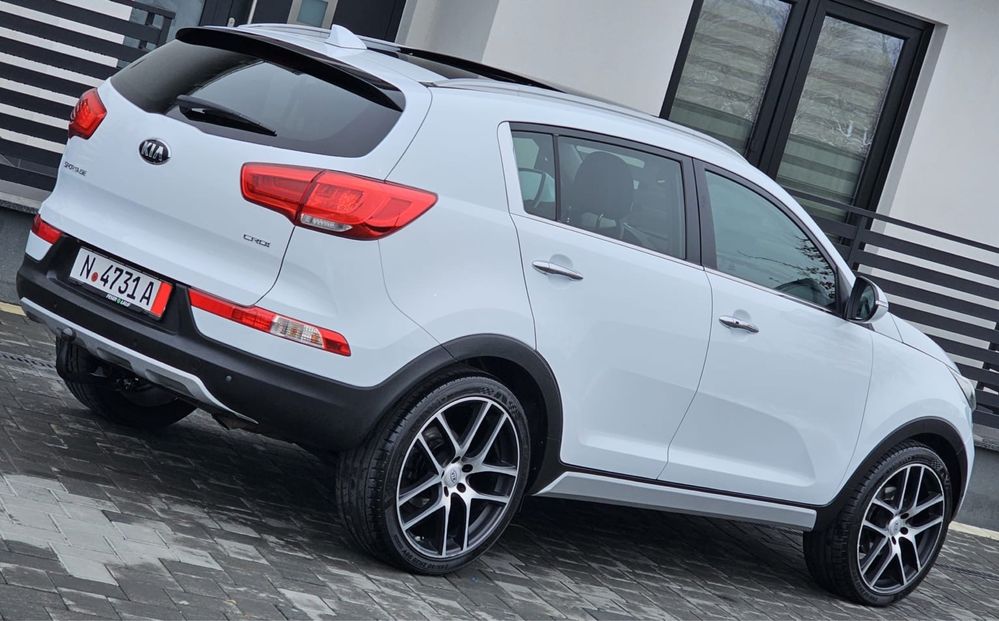 Kia Sportage 4x4 2.0 184 cp Automat Facelift An 2015 Platinum Edition