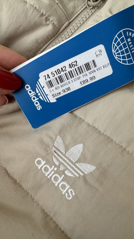 Vesta Adidas barbateasca noua cu eticheta