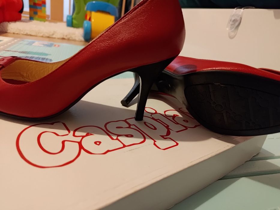 Pantofi eleganți